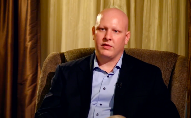 Évangélique fait rage sur l'interdiction de publicité sur la thérapie de conversion Facebook