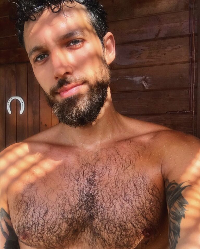 Kylie Minogue Disco, Provincetown, Walmart Karens, Geraldo Rivera, Kris Jong Un, Naya Rivera, QAnon, Novak Djokovic: HOT LINKS