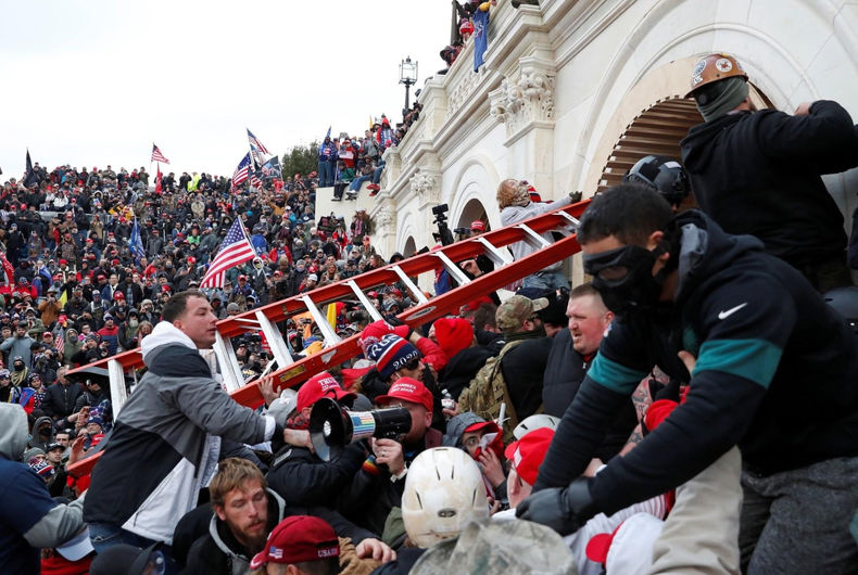 Washington DC 6 janvier 2021: des insurgés de droite prennent d'assaut le bâtiment du Capitole à la demande pressante de Donald Trump.