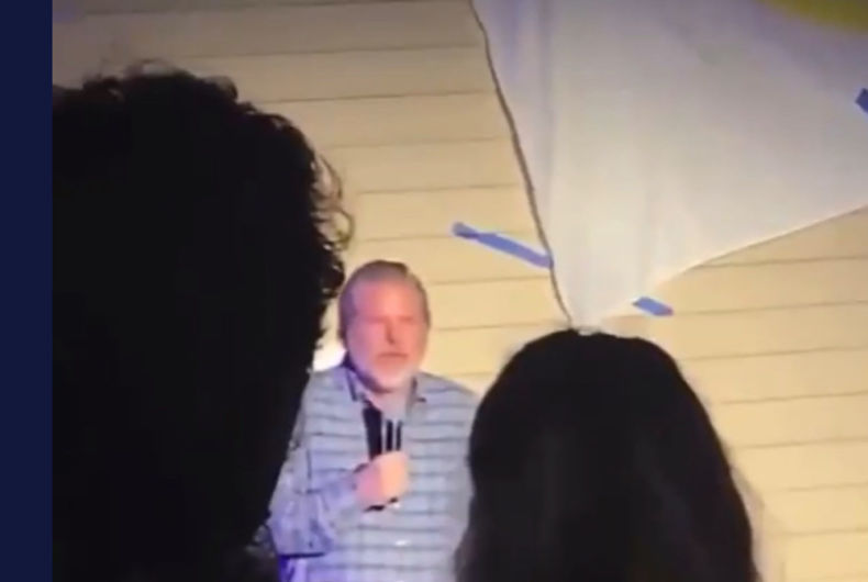 Jerry Falwell vu lors d'une émission d'humour le 30 avril à la Liberty University.