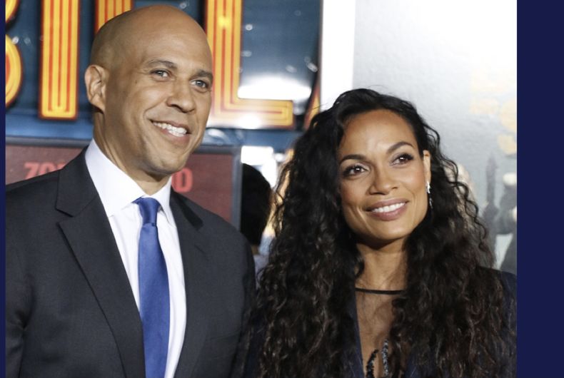 Rosario Dawson et Cory Booker lors de la première de Los Angeles de 'Zombieland Double Tap' qui s'est tenue au Regency Village Theatre de Westwood, États-Unis, le 10 octobre 2019.