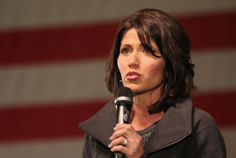 SIOUX CENTRE, IOWA - 16 janvier 2016: Représentant américain Kristi Noem prend la parole lors d'un rassemblement politique républicain dans l'Iowa.