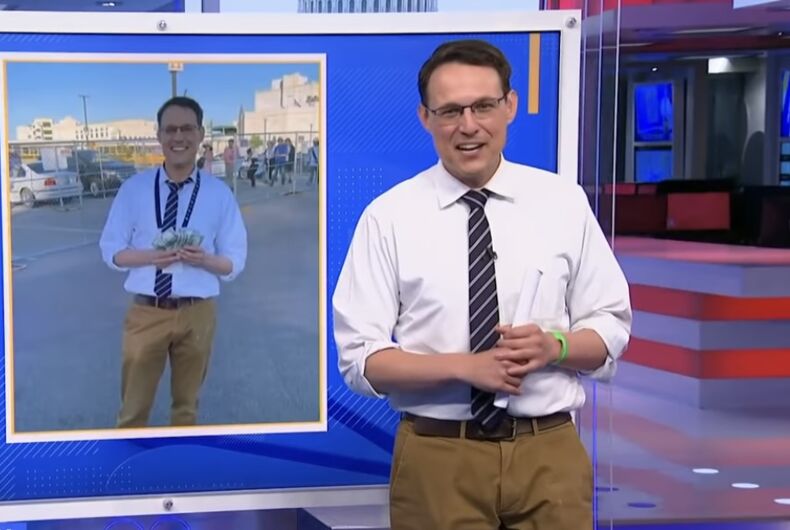 L'analyste MSNBC Steve Kornacki récupère ses gains après avoir correctement prédit le vainqueur du Kentucky Derby 2021