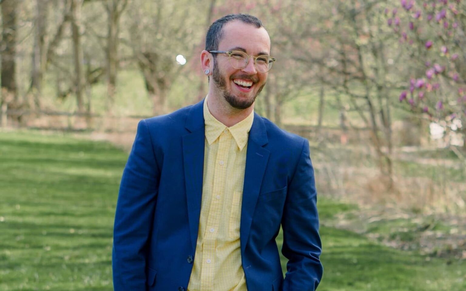 Le démocrate trans, genderqueer et non binaire entre dans l’histoire avec une victoire décisive aux primaires