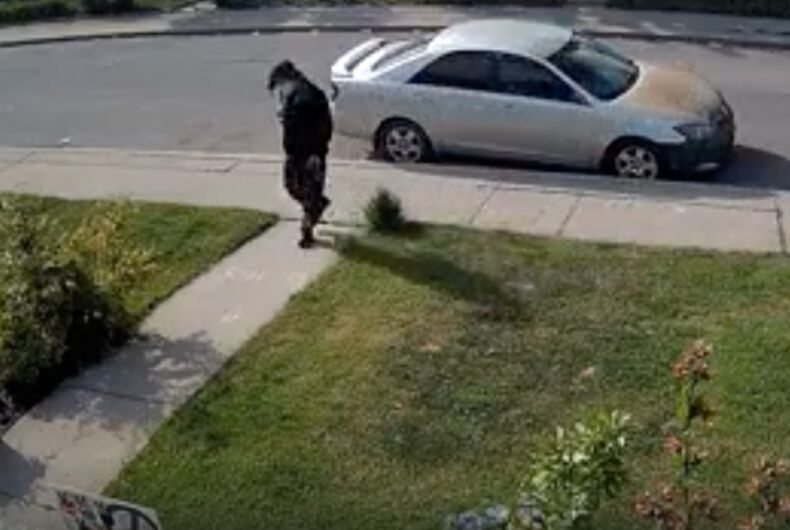 Les agents disent que Seth Bertrand est derrière une campagne de terreur visant la communauté LGBTQ.