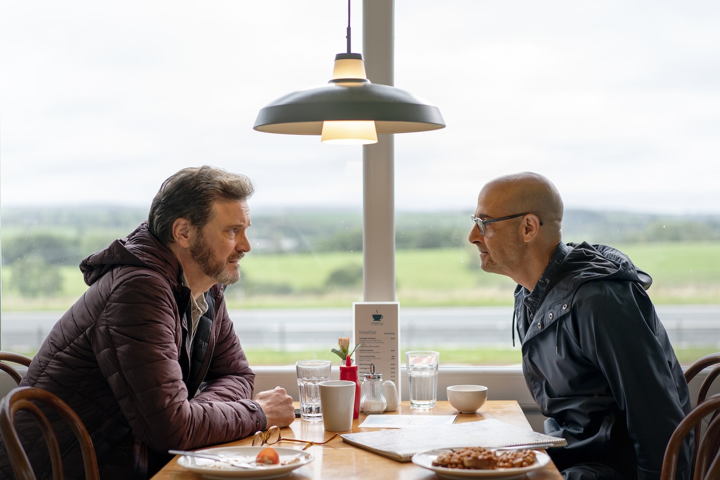 Colin Firth et Stanley Tucci dans Supernova. 