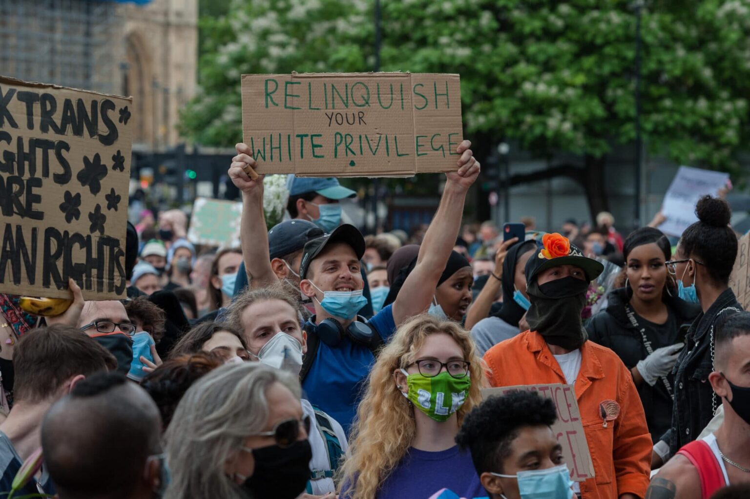 Pourquoi dénoncer les crimes haineux est notre responsabilité