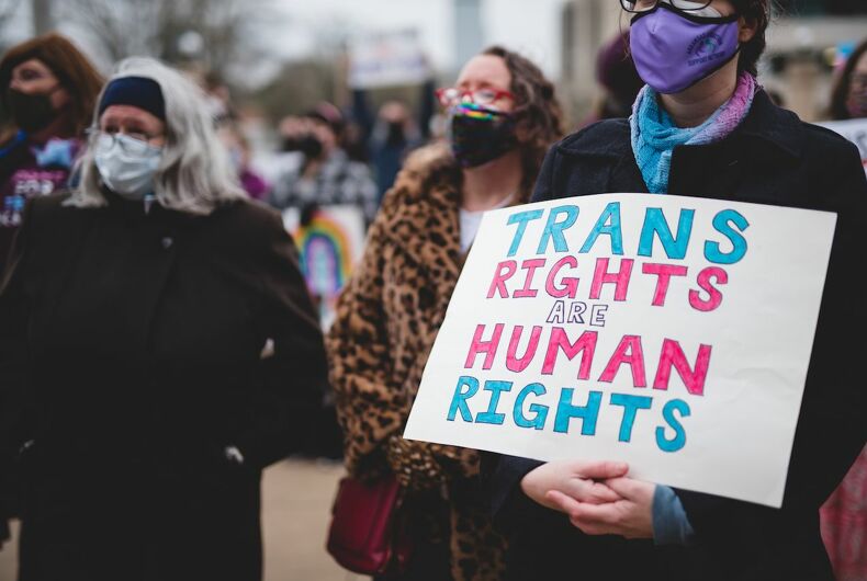 Manifestation du 18 mars 2021 contre l'interdiction des soins de santé pour les jeunes trans de l'Arkansas