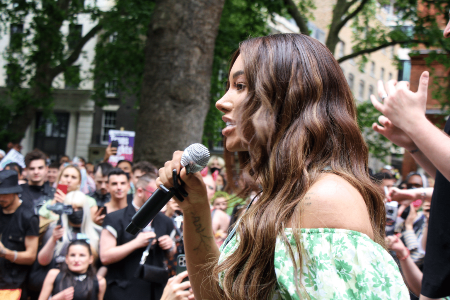 Munroe Bergdorf prononce un discours émouvant et puissant à la London Trans Pride