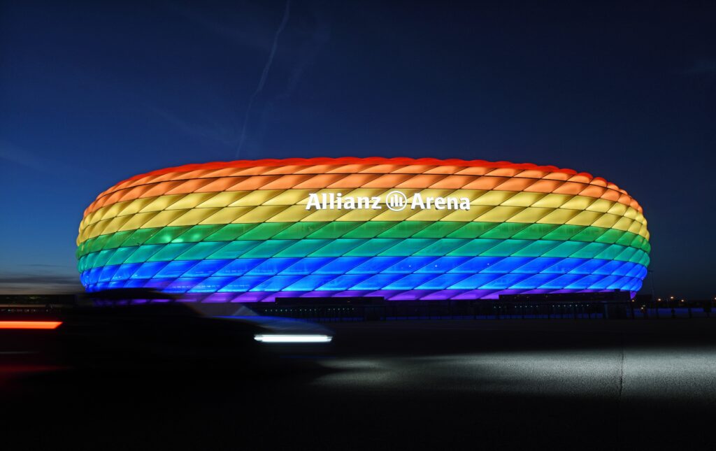 L'arène Allianz illuminée de couleurs arc-en-ciel pour le Christopher Street Day, 2019