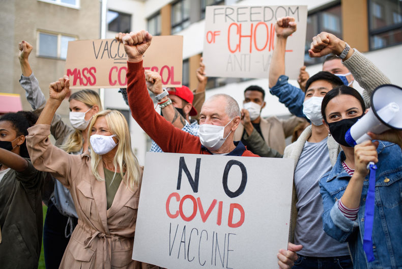 Des manifestants anti-vaccins