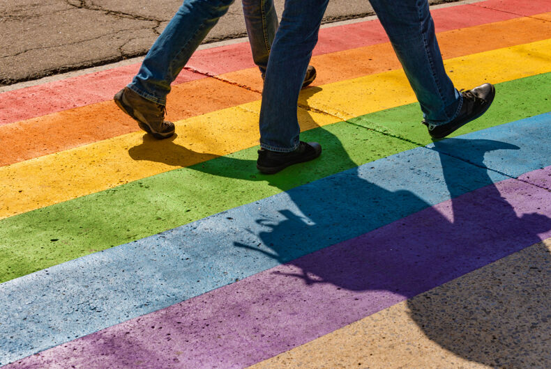 Un passage pour piétons arc-en-ciel du sud de la Floride vandalisé