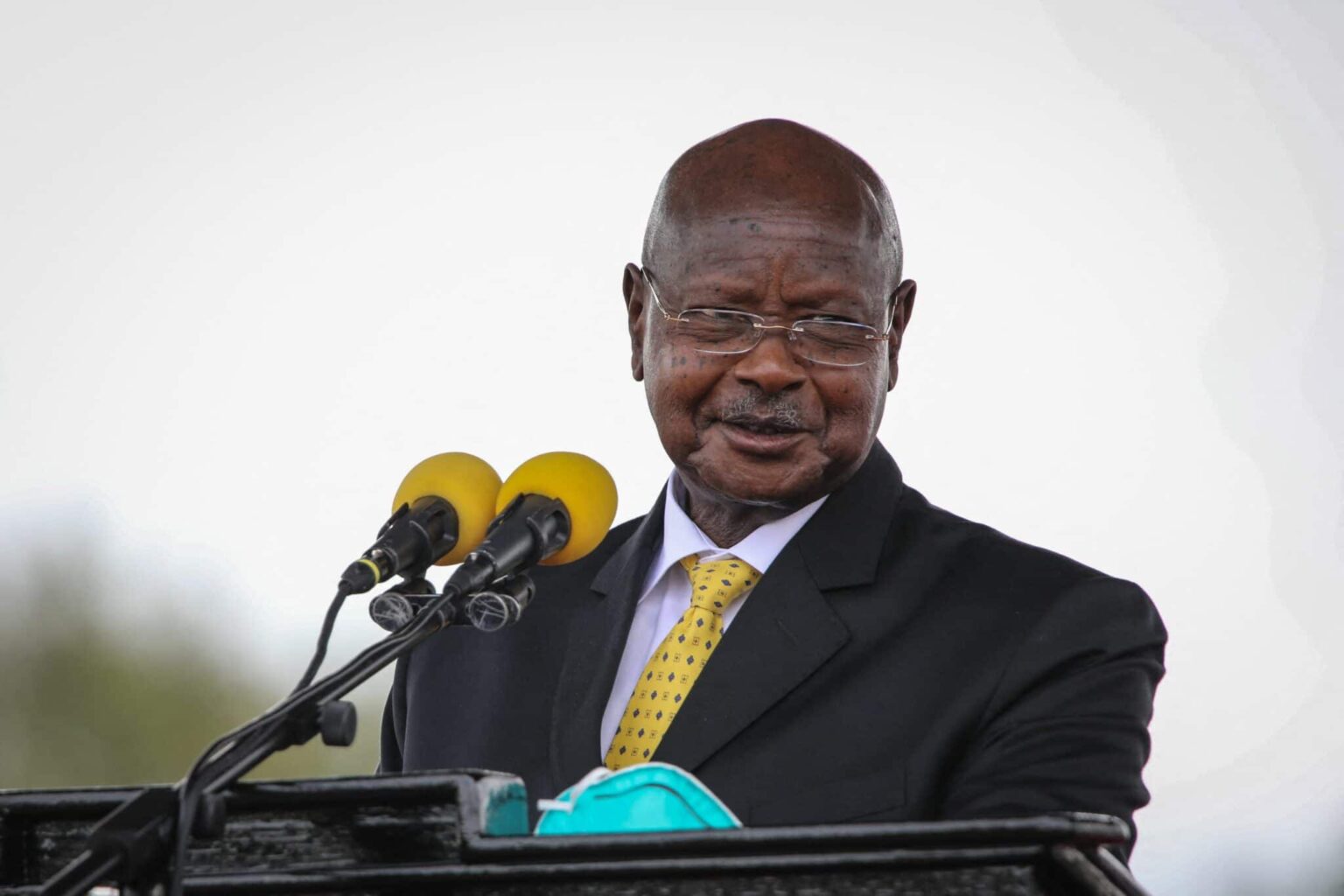 Le président ougandais Yoweri Museveni rejette le cruel projet de loi anti-LGBT