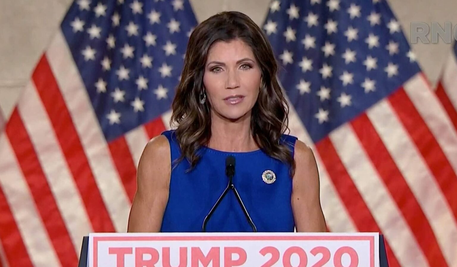 Kristi Noem a fait sculpter la tête de Donald Trump dans un minuscule mont Rushmore