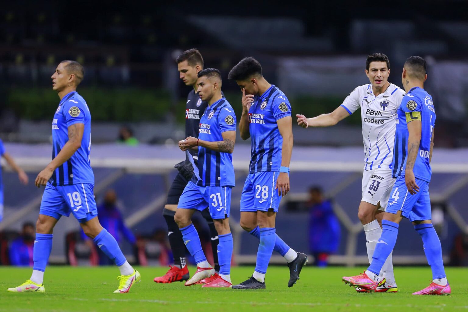 Un match de football suspendu après que les fans aient utilisé un chant homophobe «offensif»