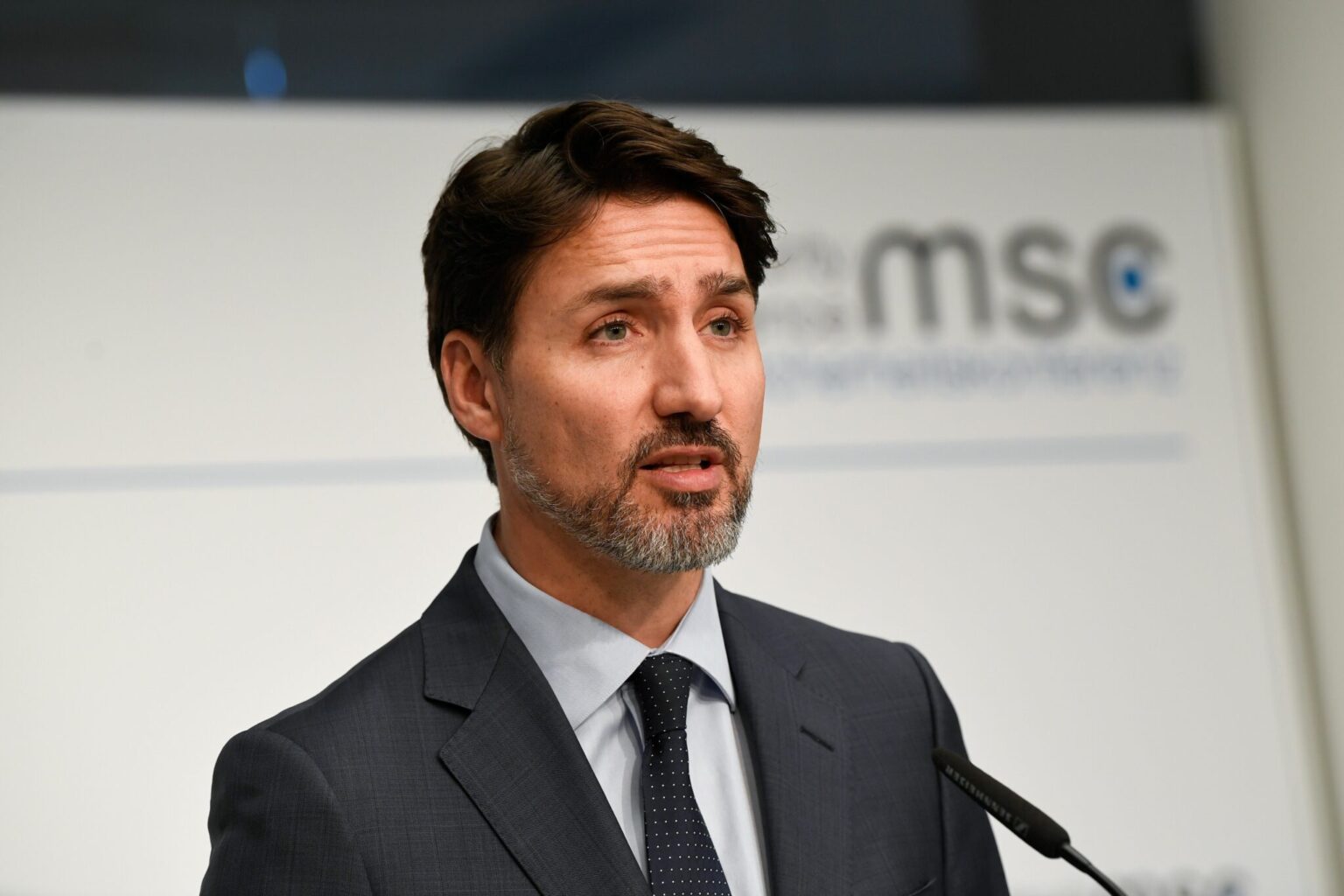 Le Canada va annuler l’interdiction du don de sang gay et bi, selon Trudeau