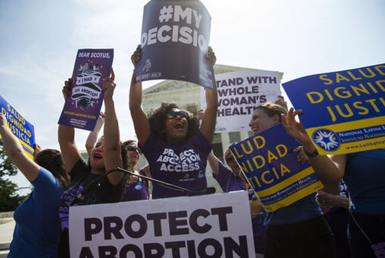 Les opposants à l'avortement anti-LGBTQ deviennent de plus en plus extrémistes.  Ces 4 mouvements politiques pourraient les arrêter.