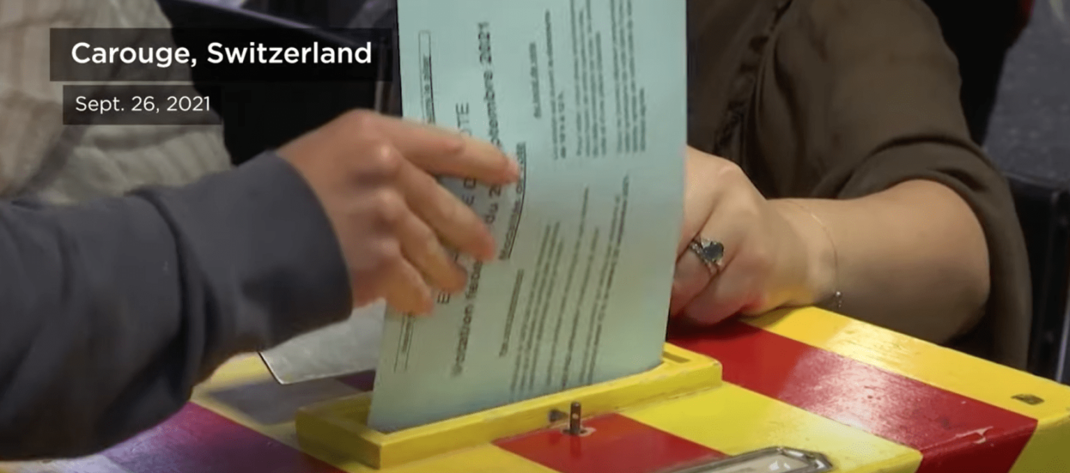 Les Suisses votent en faveur du mariage homosexuel et des droits reproductifs