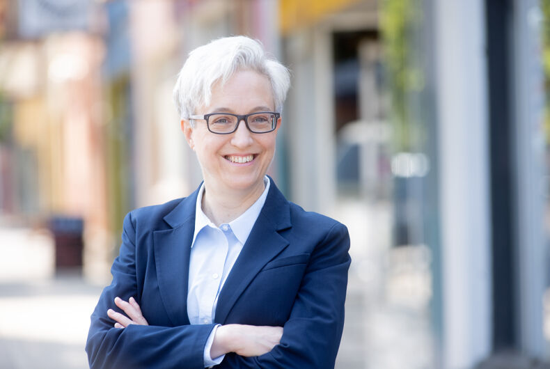 TinaForOregon01 Tina Kotek de l'Oregon pourrait être la première gouverneure lesbienne du pays