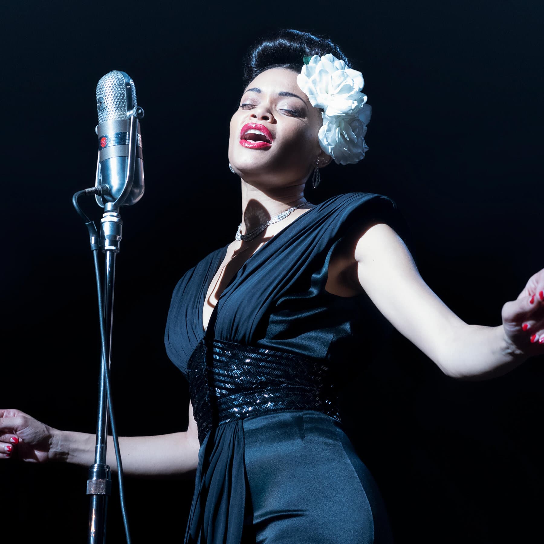 Andra Day aux États-Unis contre Billie Holiday. 