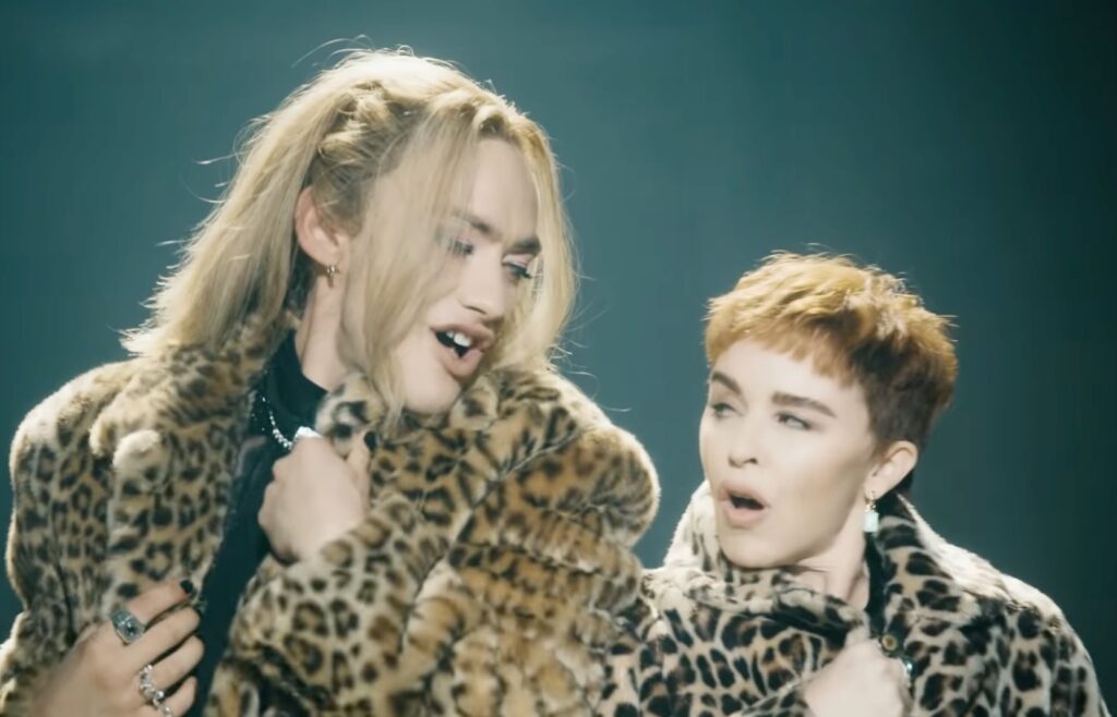 Kylie Minogue et Olly Alexander dans le clip de A Second to Midnight