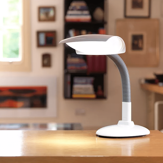 Une lampe de bureau SAD light. 