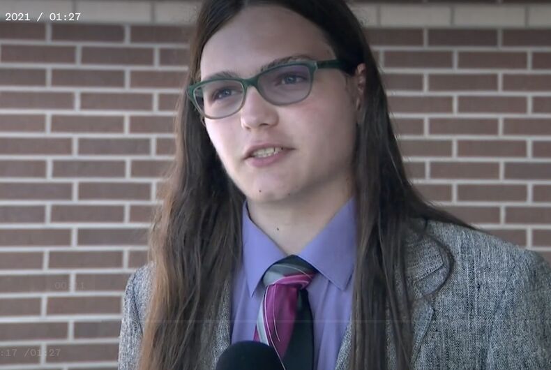 procès cheveux longs