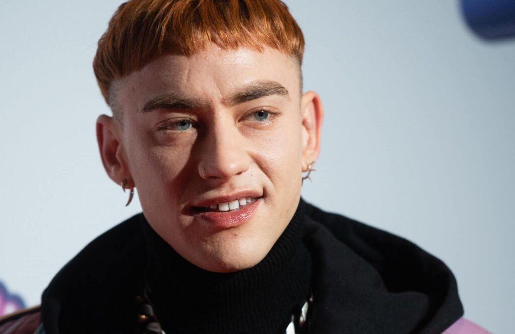 Olly Alexander trouve la spéculation en haut ou en bas « surréaliste »