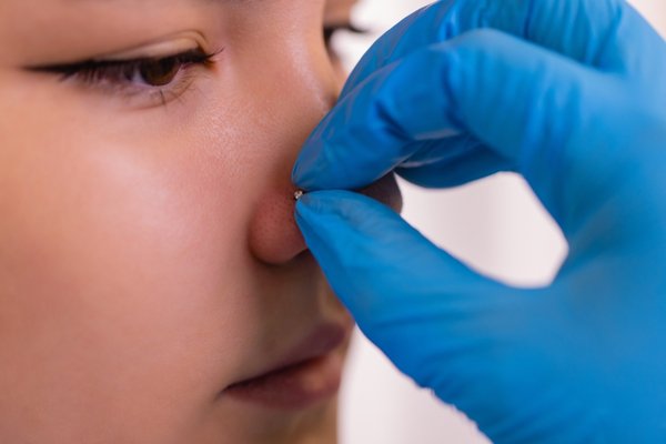 se faire percer le nez