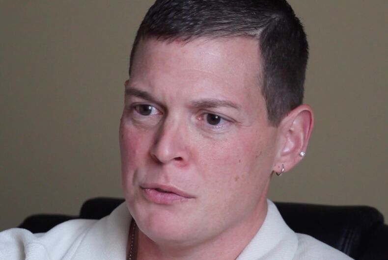 Technologie.  sergent.  Kristin M. Kingrey poursuit l'armée après que les patrons lui aient demandé de paraître plus féminine ou de faire face aux conséquences