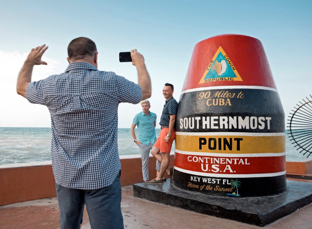 L'emblématique point le plus au sud de Key West est un endroit populaire pour une photo.