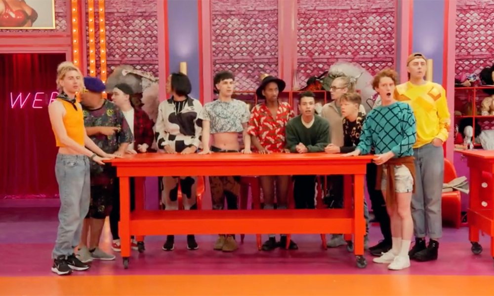 Les reines de la saison 14 Drag Race attendent l'arrivée des reines précédemment éliminées.