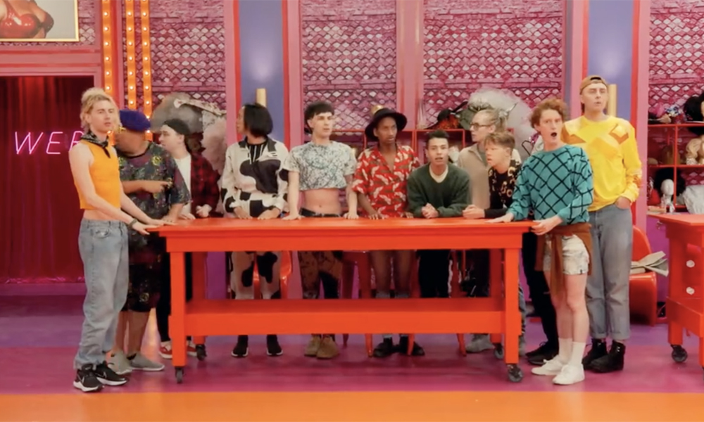 Les reines de la saison 14 Drag Race attendent l'arrivée des reines précédemment éliminées.