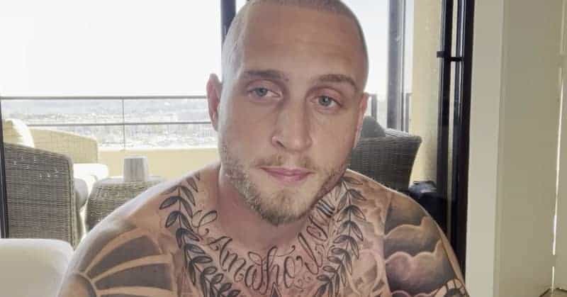 Le fils de Tom Hanks, Chet, s'est moqué impitoyablement de s'être plaint de ne pas avoir de  496986 origine 1