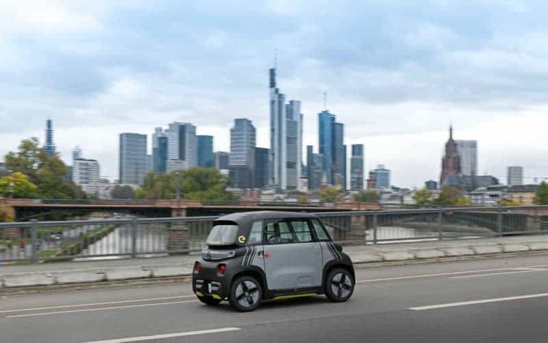 Les microcars sont de retour et vous n'avez besoin que d'un permis de cyclomoteur pour eux 2 498208 498208 origine 1 1