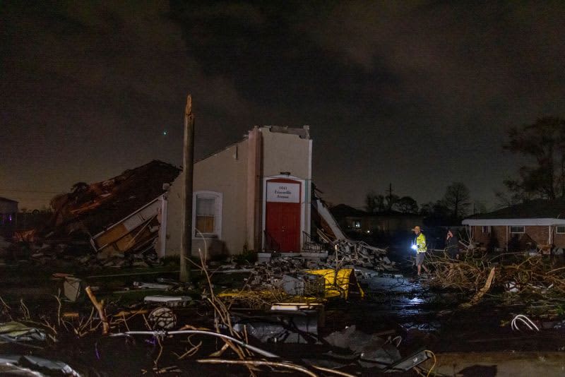 La Nouvelle-Orléans stupéfaite après la frappe d'une tornade, tuant un 3 502946 502946 origine 1 2