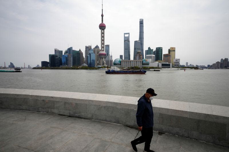 Shanghai se verrouille alors que le COVID augmente dans le centre financier chinois