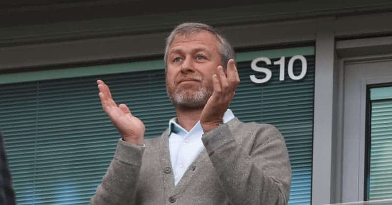 L'ancien propriétaire du club de football de Chelsea, Roman Abramovich, aurait été 504324 504324 origine 1 2