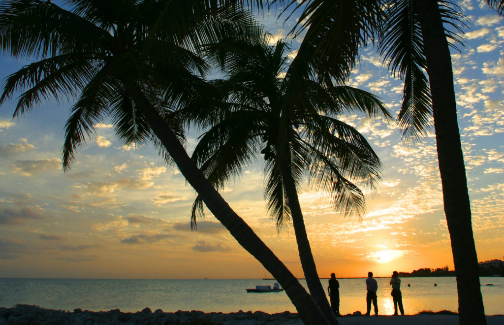 Une belle vue sur Smathers Beach à Key West. 