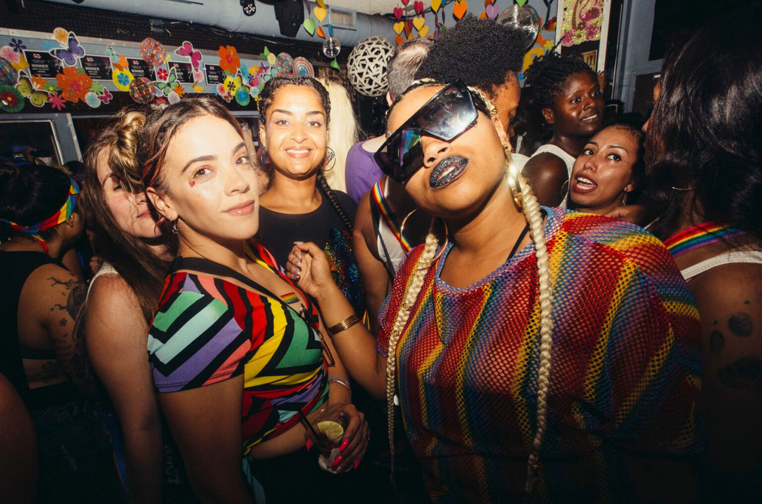 Après 30 ans de fête, le plus ancien bar lesbien de New York fait peau neuve