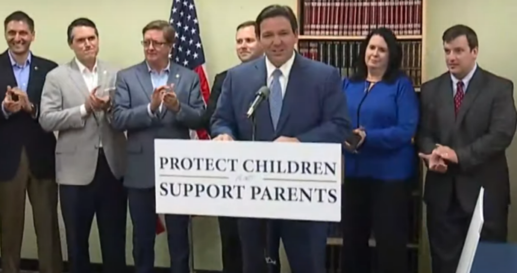 Le gouverneur de Floride, Ron Desantis, signe le projet de loi controversé « Ne dites pas gay » ; Les défenseurs des Lgbtq dénoncent une décision ne dis pas gay