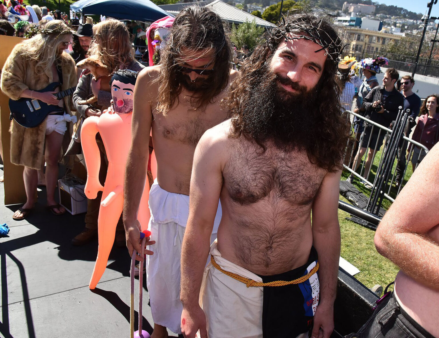 Le concours Hunky Jesus est ressuscité à SF à Pâques