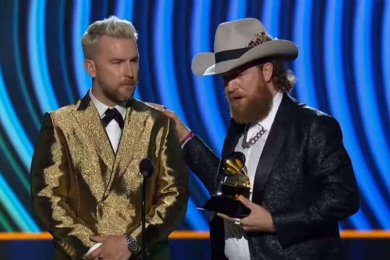 Brothers Osborne Grammy Night: Tears For 'Younger Me' Win; Spectacle de clôture en direct ; John est « ennuyeux » lors des fêtes ; Tj est 'Ici avec l'homme que j'aime et qui m'aime en retour' : Regardez 5 505505 origine 1