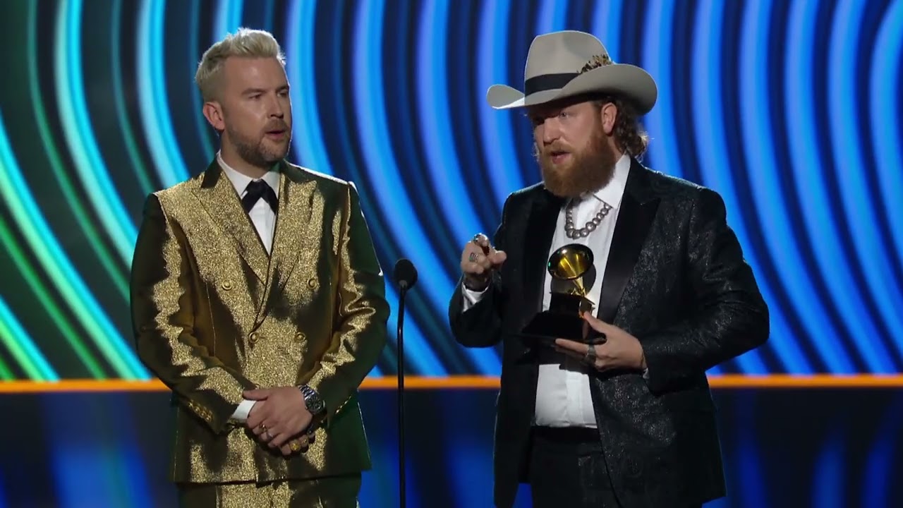 BROTHERS OSBORNE remporte la meilleure performance de duo/groupe country |  Discours d'acceptation des GRAMMY 2022