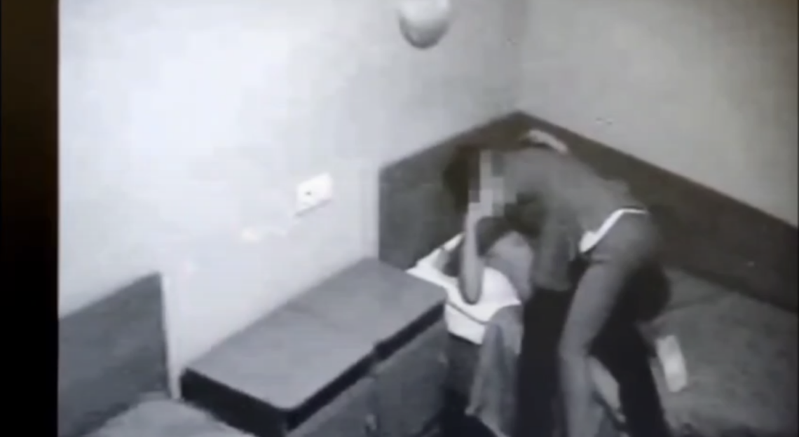 Voici une image fixe d'une mise en place par les forces de sécurité russes pour piéger un Ukrainien de haut niveau.  La vidéo complète a été trouvée sur Telegram.