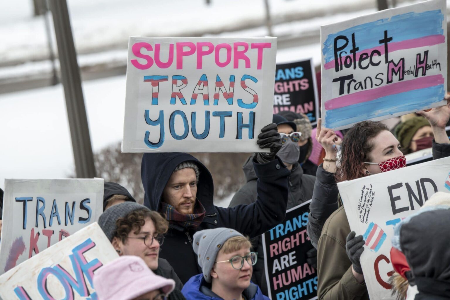 Le Texas peut reprendre les enquêtes sur la maltraitance des enfants pour les soins transgenres