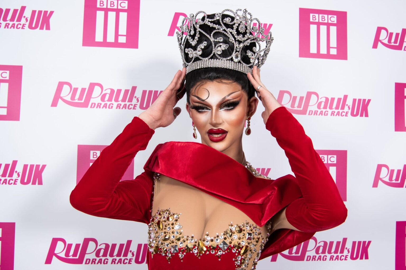 La gagnante de Drag Race, Krystal Versace, partage sa première impression de RuPaul: « Je n’ai jamais eu peur d’elle » La gagnante de Drag Race, Krystal Versace, partage sa première impression de RuPaul: "Je n'ai jamais eu peur d'elle"