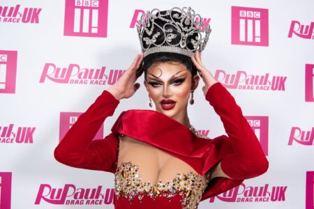 La gagnante de Drag Race, Krystal Versace, partage sa première impression de RuPaul: "Je n'ai jamais eu peur d'elle"