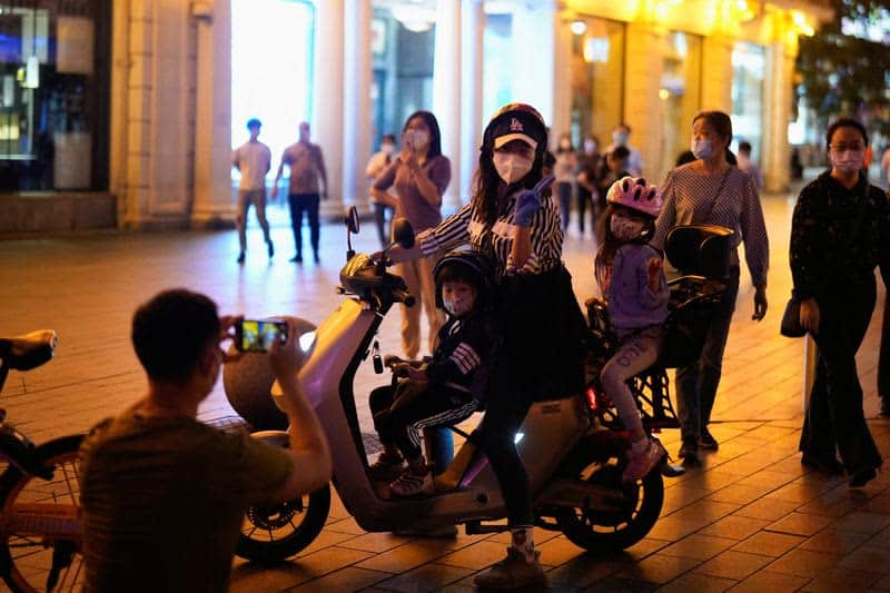 Après deux mois, le verrouillage du Covid-19 d'un Shanghai marqué prend fin 4 567781 567781 origine 1 3