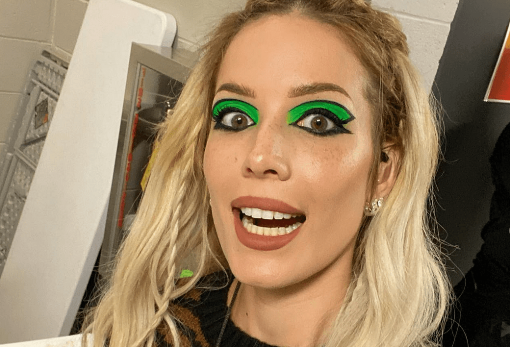 Halsey appelle le label sur Tiktok et elle n’est pas la seule musicienne en colère Halsey appelle le label sur Tiktok et elle n'est pas la seule musicienne en colère